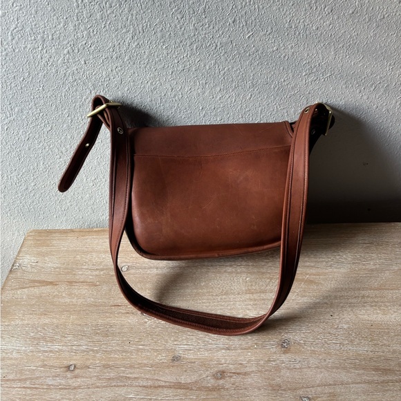 COACH Vintage Brown Leather Messenger Bag - Picture 10 of 14